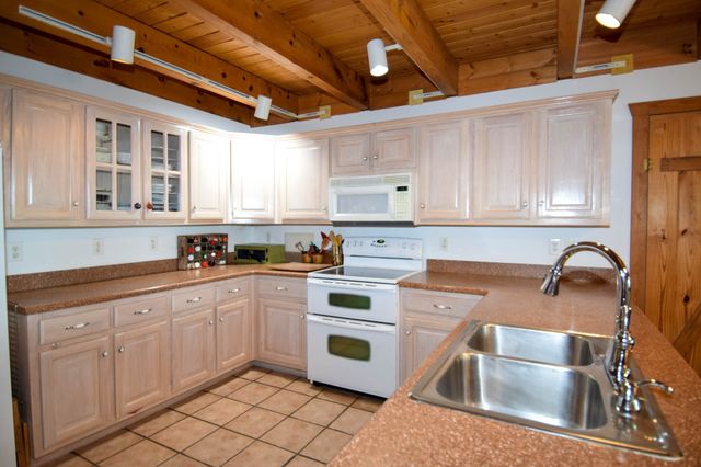 1060 Martha Ln, Gallatin, TN 37066