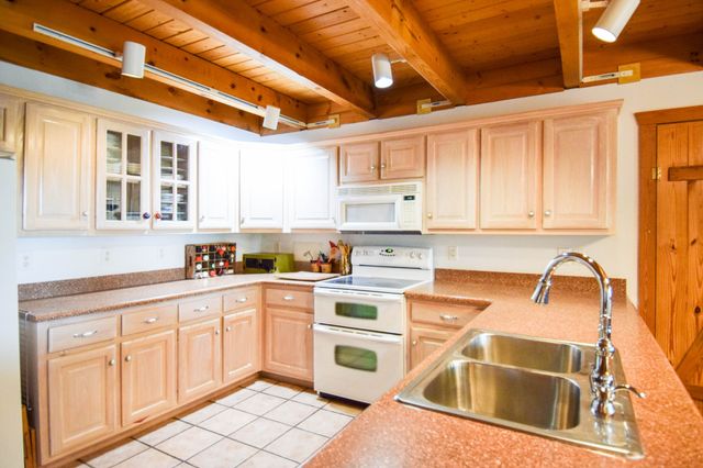 1060 Martha Ln, Gallatin, TN 37066