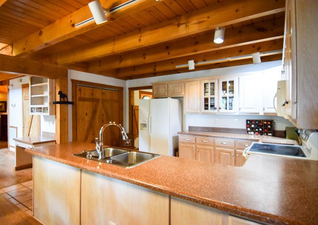 1060 Martha Ln, Gallatin, TN 37066
