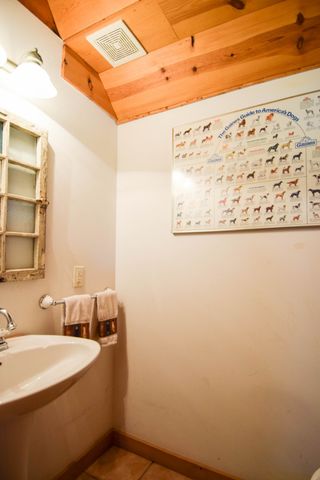 1060 Martha Ln, Gallatin, TN 37066