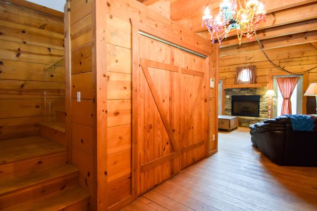 1060 Martha Ln, Gallatin, TN 37066