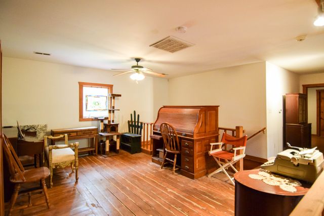 1060 Martha Ln, Gallatin, TN 37066