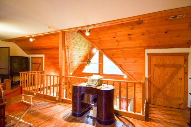 1060 Martha Ln, Gallatin, TN 37066