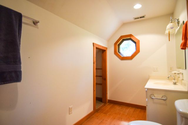 1060 Martha Ln, Gallatin, TN 37066