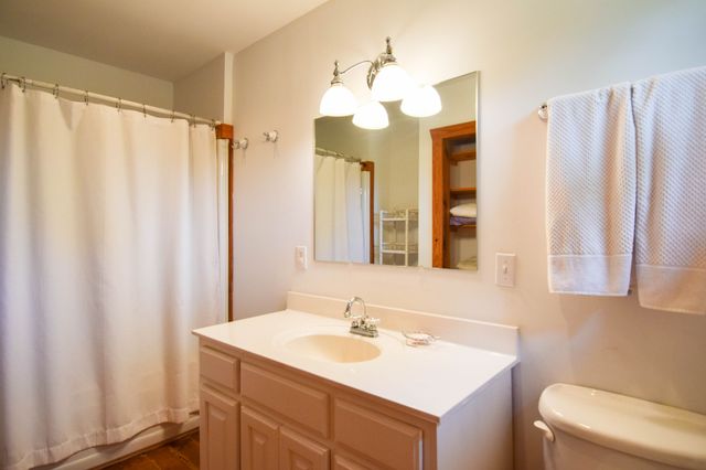 1060 Martha Ln, Gallatin, TN 37066