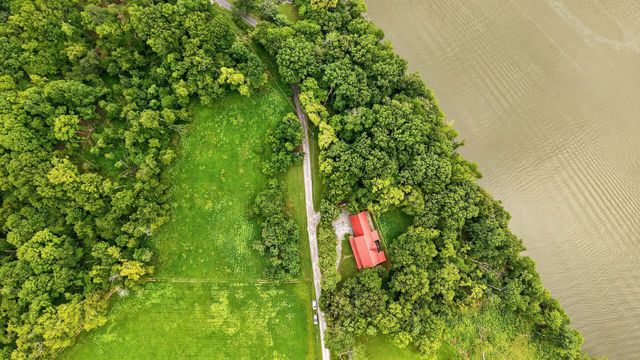 1060 Martha Ln, Gallatin, TN 37066