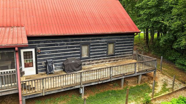 1060 Martha Ln, Gallatin, TN 37066