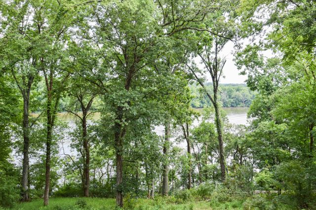 1060 Martha Ln, Gallatin, TN 37066