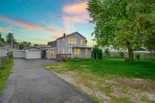 9827 Melvina Avenue, Oak Lawn, IL 60453