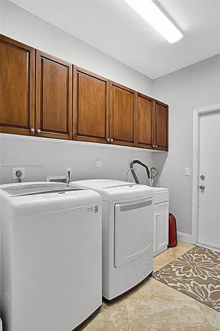 6807 NW 66th Way, Parkland, FL 33067