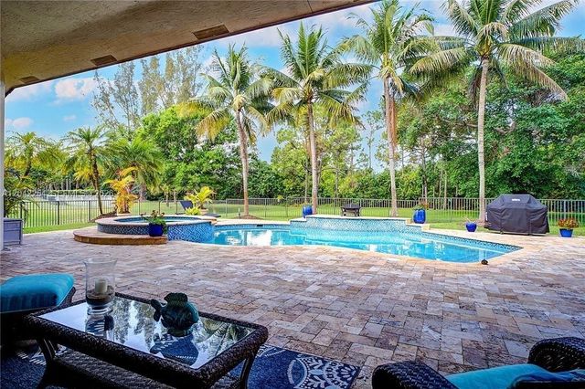 6807 NW 66th Way, Parkland, FL 33067