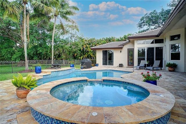 6807 NW 66th Way, Parkland, FL 33067