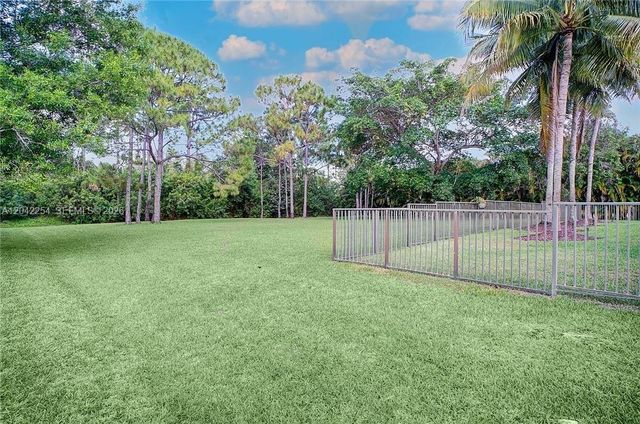 6807 NW 66th Way, Parkland, FL 33067