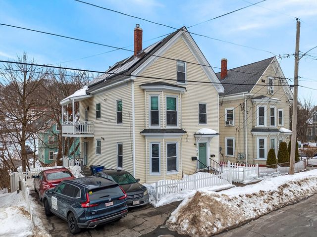 64 Hancock St, Haverhill, MA 01832