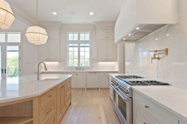 1706 Southwick Dr, Brentwood, TN 37027