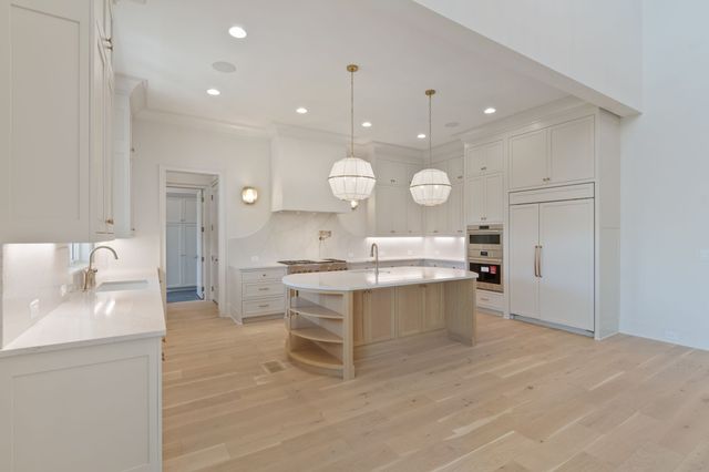 1706 Southwick Dr, Brentwood, TN 37027