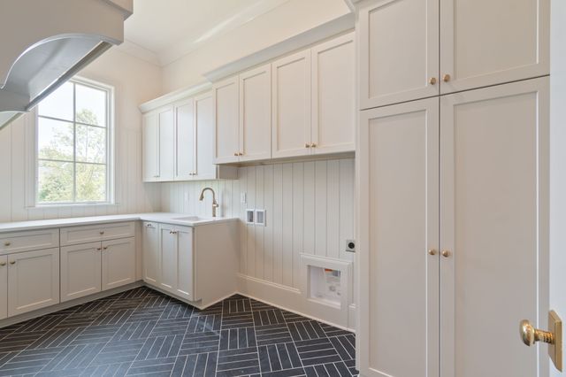 1706 Southwick Dr, Brentwood, TN 37027