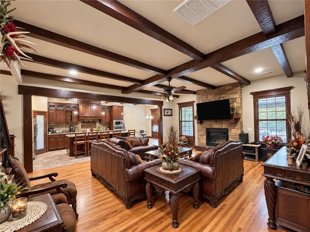 815 Ford Lane, Cave Springs, AR 72745