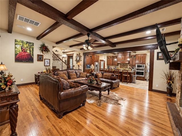 815 Ford Lane, Cave Springs, AR 72745