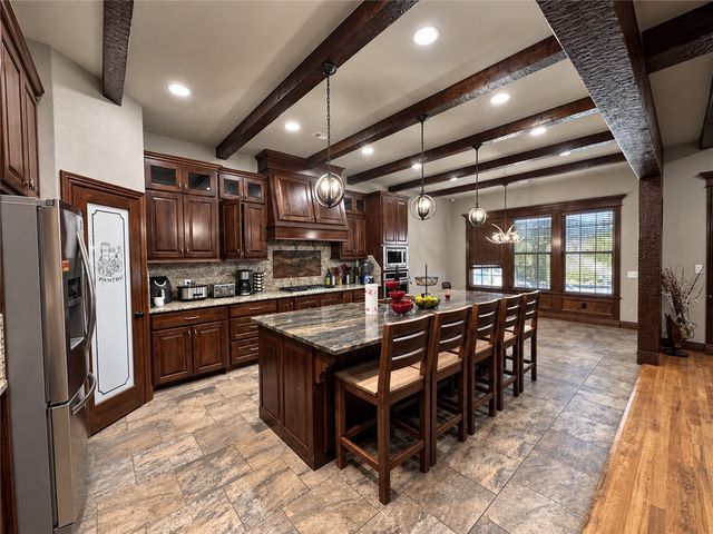 815 Ford Lane, Cave Springs, AR 72745