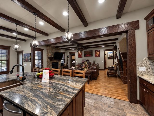 815 Ford Lane, Cave Springs, AR 72745