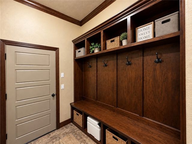 815 Ford Lane, Cave Springs, AR 72745