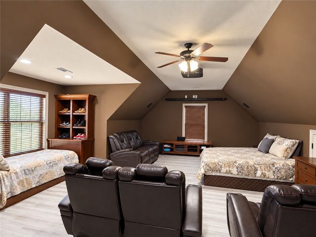 815 Ford Lane, Cave Springs, AR 72745