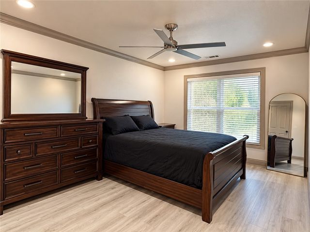 815 Ford Lane, Cave Springs, AR 72745