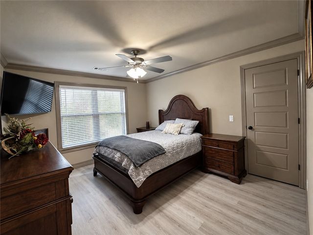 815 Ford Lane, Cave Springs, AR 72745