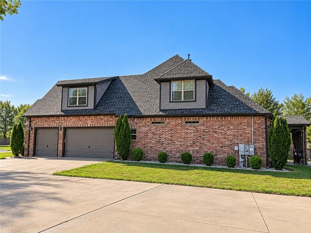 815 Ford Lane, Cave Springs, AR 72745