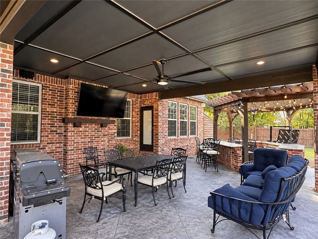 815 Ford Lane, Cave Springs, AR 72745
