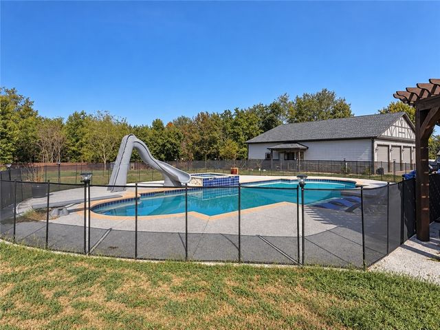 815 Ford Lane, Cave Springs, AR 72745