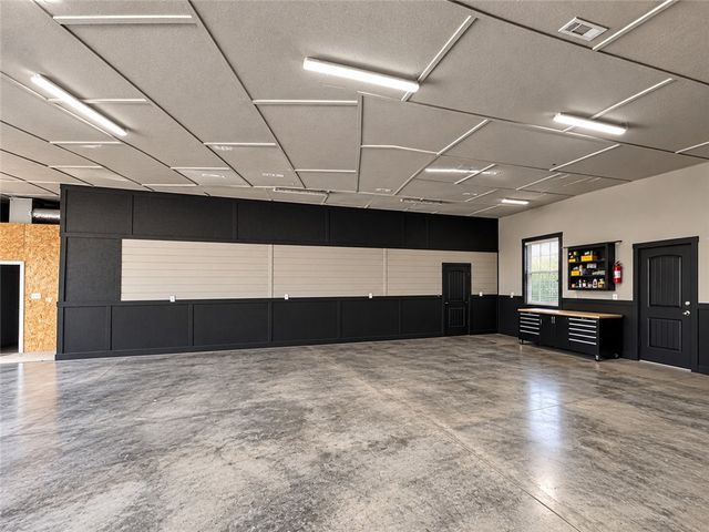815 Ford Lane, Cave Springs, AR 72745