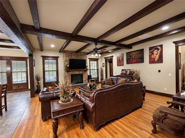815 Ford Lane, Cave Springs, AR 72745