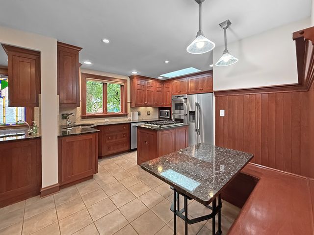 1016 Belleforte Avenue, Oak Park, IL 60302