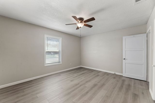 4411 N Wayne Court, Haltom City, TX 76117