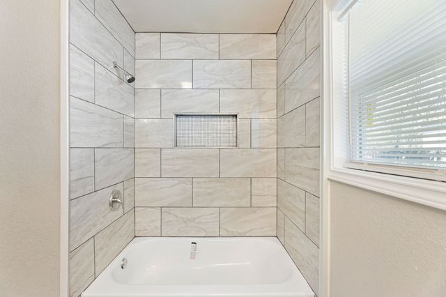 4411 N Wayne Court, Haltom City, TX 76117