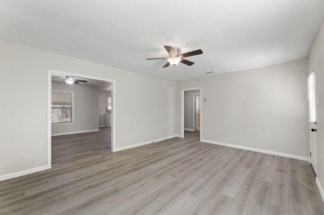 4411 N Wayne Court, Haltom City, TX 76117