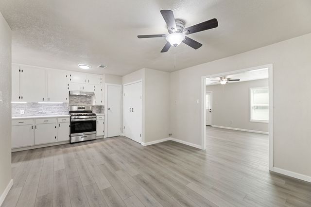 4411 N Wayne Court, Haltom City, TX 76117