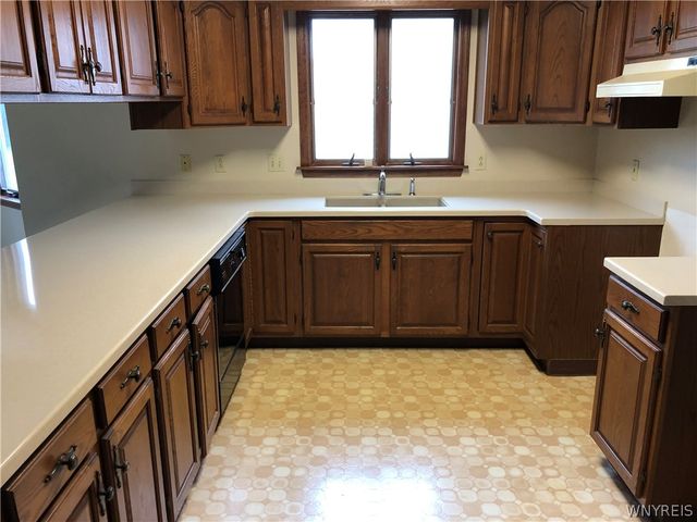 9 Lucia Court, Lancaster, NY 14086