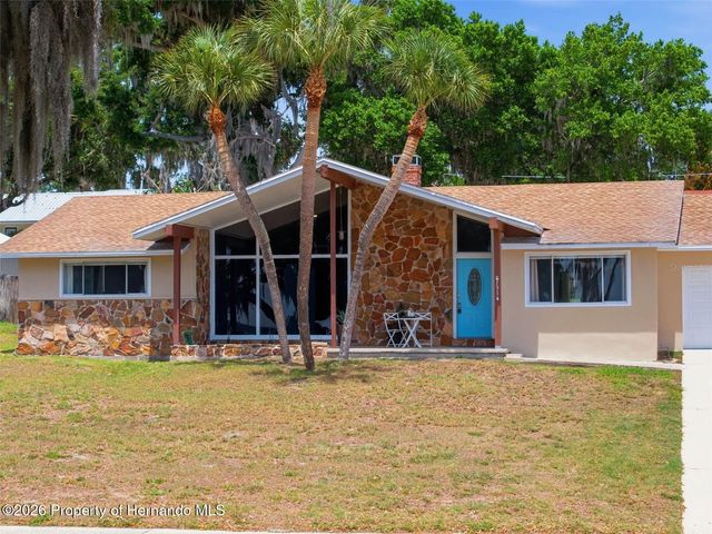 1316 Lake Ariana Boulevard, Auburndale, FL 33823