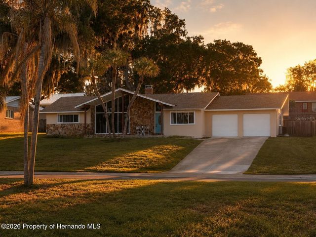 1316 Lake Ariana Boulevard, Auburndale, FL 33823