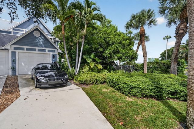 1401 OCEAN DUNES Circle, Jupiter, FL 33477