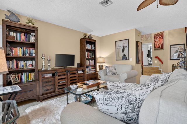 1401 OCEAN DUNES Circle, Jupiter, FL 33477