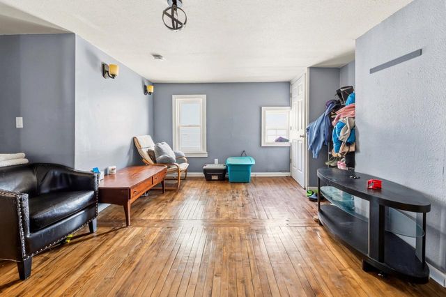 1006 E Land PLACE, Milwaukee, WI 53202