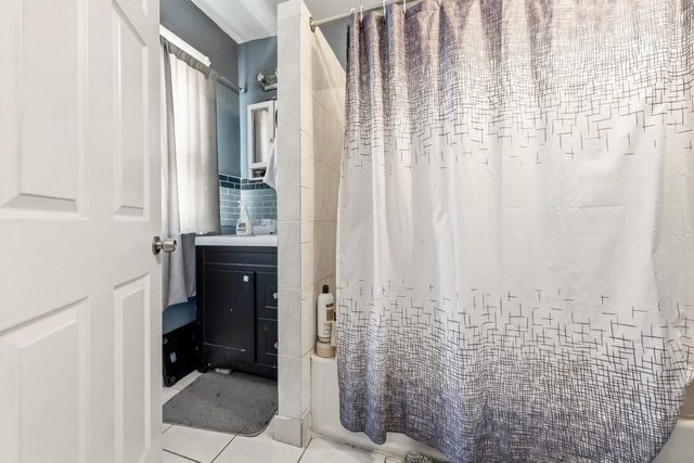1006 E Land PLACE, Milwaukee, WI 53202