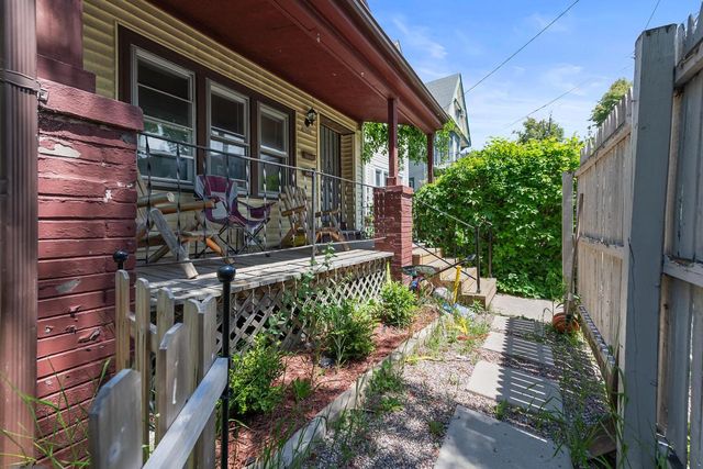 1006 E Land PLACE, Milwaukee, WI 53202