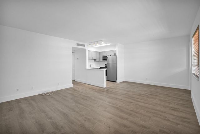 4051 NE 13th Avenue, Oakland Park, FL 33334