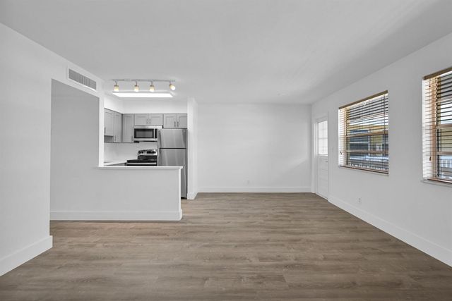4051 NE 13th Avenue, Oakland Park, FL 33334