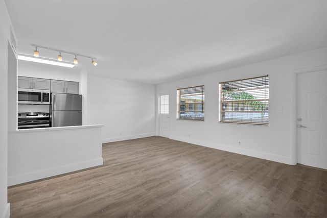 4051 NE 13th Avenue, Oakland Park, FL 33334